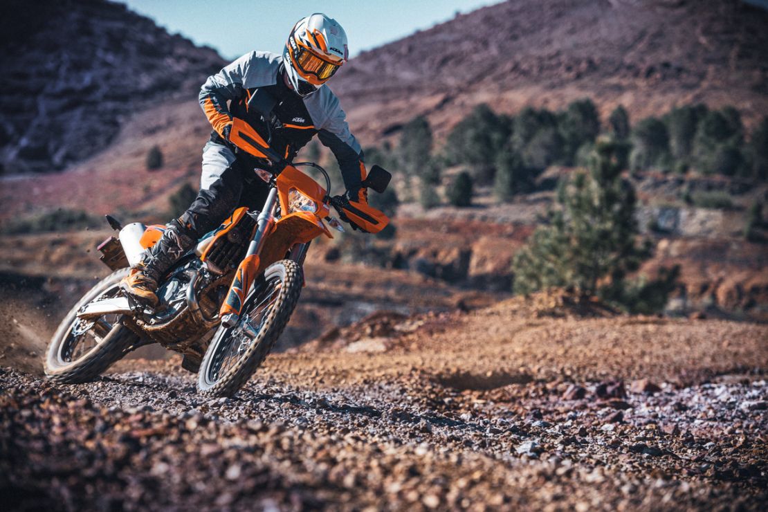  MOTORCYCLES KTM ENDURO MY22 383692_MY22KTM500EXC-F_NAApproved-CatB