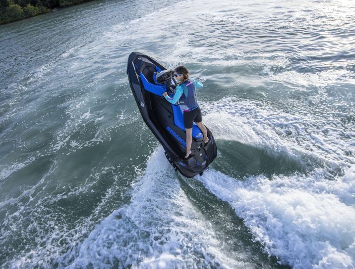 WATERSPORTS SEA-DOO_IMAGERY REC_LITE MY22 SEA-MY22-REC-SPA-TRIXX-2UP-900ACE90-DAZZLINGBLUE-Action-SEA-MY22-SPARK-BLUE-90-ACTION-36166-RGB