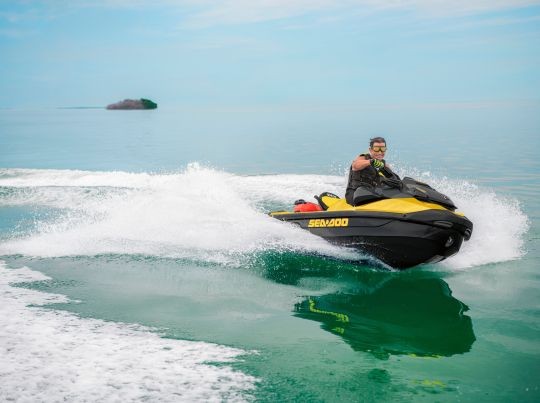  WATERSPORTS SEA-DOO_IMAGERY PERFORMANCE MY22 GTR-230 SEA-MY22-GTR-230-Action-Riding-Front-View-0206