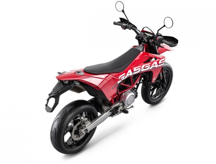  MOTORCYCLES GasGas MY22 ESandSM SM700 30309_Supermoto_SM700_2022_Studio