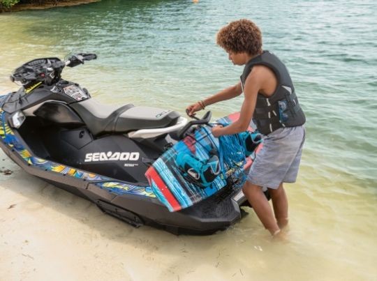  WATERSPORTS SEA-DOO_IMAGERY REC_LITE MY20_SPARKWrap_BoyTowPro_6464_110919084711