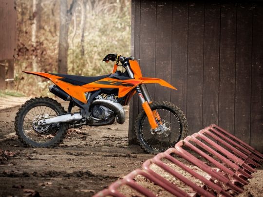  MOTORCYCLES KTM MOTOCROSS MY25 250SX 579880_MY25 KTM 300 SX - Static_Static_02_STATIC