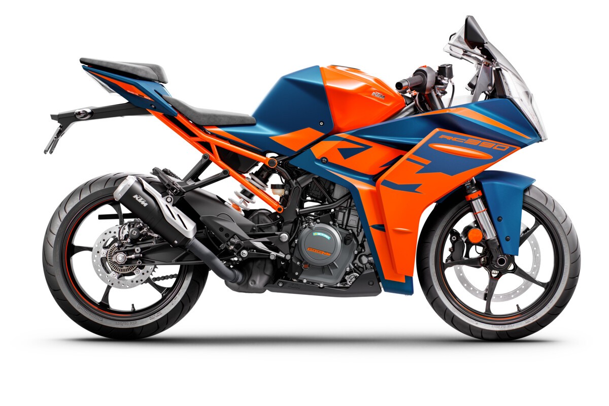  MOTORCYCLES KTM STREET MY22 RC390 390659_RC390_BLUE_MY22_90-Right_INDIA