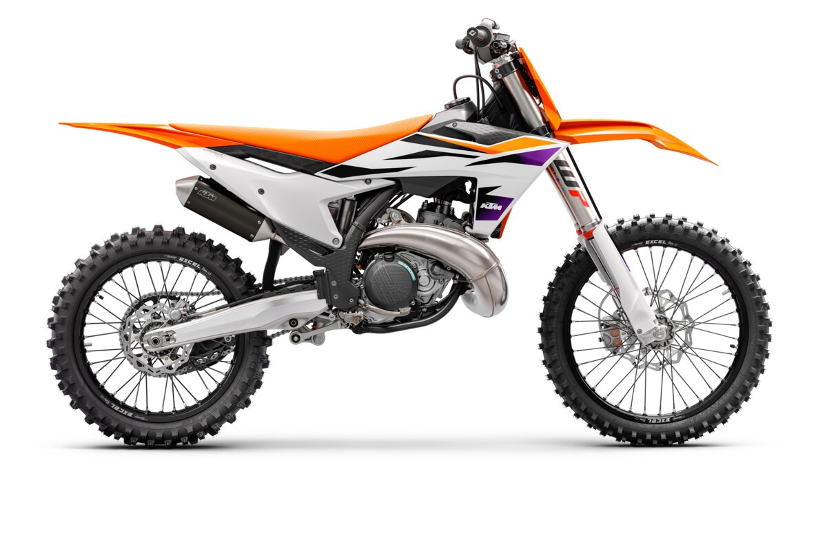  MOTORCYCLES KTM MOTOCROSS MY24 250SX 496180_MY24_KTM-250-SX_90-Right_Studio