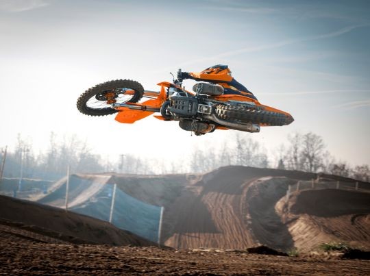  MOTORCYCLES KTM MOTOCROSS MY25 250SX 579878_MY25 KTM 350 SX-F - Action_EUROPE GLOBAL_01_ACTION