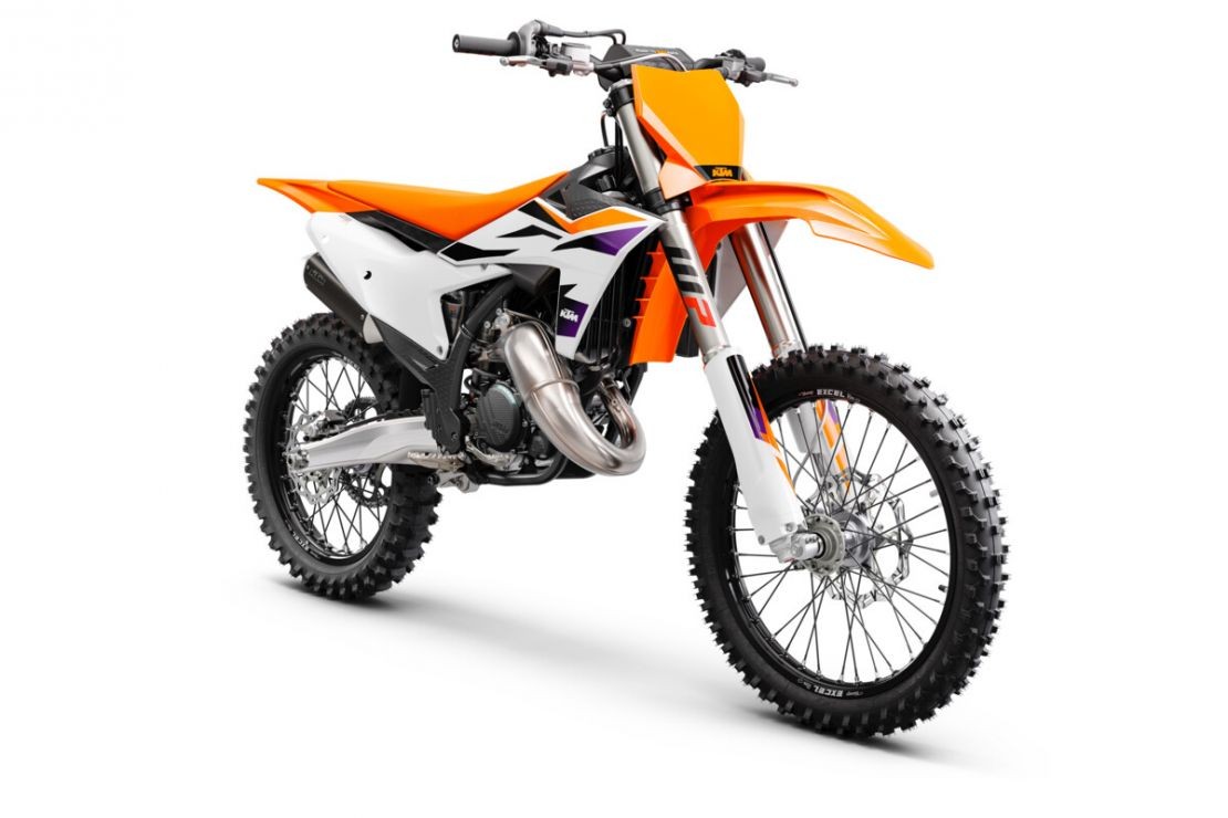  MOTORCYCLES KTM MOTOCROSS MY24 125SX 496176_MY24_KTM-125-SX_Front-Right_Studio