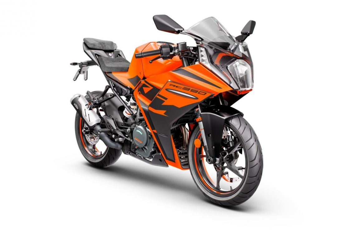  MOTORCYCLES KTM STREET MY22 RC390 390667_RC390_ORANGE_MY22_Front-Right_INDIA
