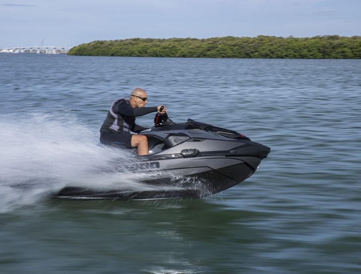  WATERSPORTS SEA-DOO_IMAGERY PERFORMANCE MY22 RXP-300 SEA-MY22-RXP-X-BLACK-300-ACTION-42379-RGB